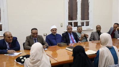 رئيس جامعة الأزهر يتفقد التصفيات النهائية لمسابقة القراءة الحرة ويشيد بتميز المشاركين