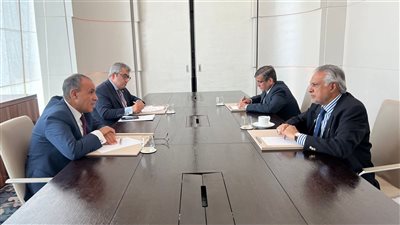 وزير الخارجية يلتقي نظيره الباكستاني بالدوحة لبحث التعاون المشترك