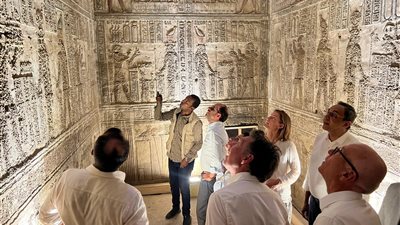 محافظ قنا والسفير النرويجي والرئيس التنفيذي لـ