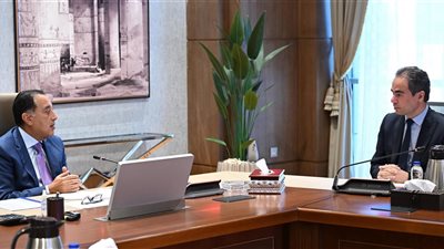 رئيس الوزراء يتابع إجراءات فض التشابكات المالية بين الإعلام وبنك الاستثمار القومي