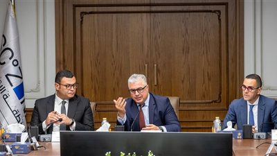 بإيرادات قياسية 11.6 مليار جنيه.. اقتصادية قناة السويس تعتمد الحساب الختامي