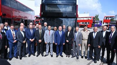 وزير الصناعة يفتتح خط إنتاج جديد لشركة MCV لتصنيع وتصدير الأوتوبيسات الكهربائية بالشرقية