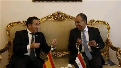 وزير الخارجية يلتقى مع نظيره الإسباني لبحث التعاون الثنائي بين البلدين