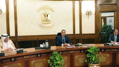 رئيس الوزراء يناقش مع وزير الدولة السعودي حزمة استثمارات سعودية في مصر