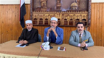 رئيس المنطقة الأزهرية بكفرالشيخ يلتقي موجهي الإدارات ويوجه بتكثيف المتابعات لمعاهد القرى والأرياف