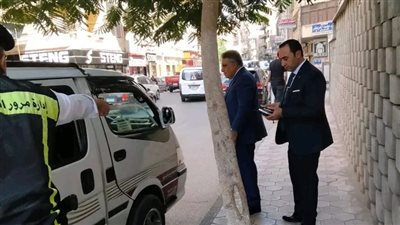 محافظ الدقهلية يتفقد منظومة النقل الجماعي بالمنصورة في أول أيام العام الدراسي الجديد 