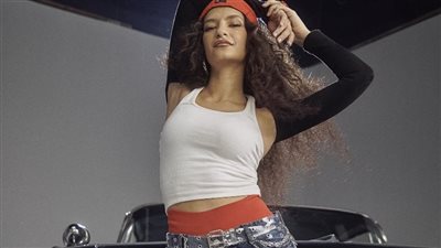 بالصور..أميرة أديب تطلق أغنية 