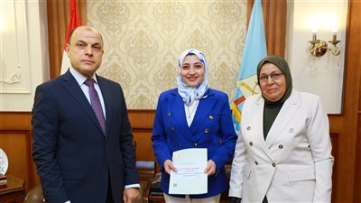  محافظ كفرالشيخ يُسلّم 26 عقود تقنين أراضي أملاك دولة للمستفيدين من المواطنين.