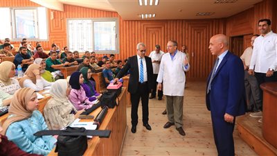 د اسماعيل القن يتفقد سير العملية التعلمية بجامعة كفر الشيخ الأهلية 