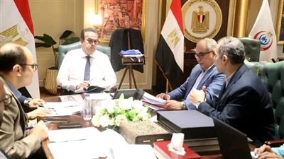 وزير الصحة يتابع مستجدات منظومة إصدار قرارات نفقة الدولة والمشروع القومي لإنهاء قوائم الانتظار