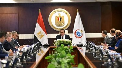 وزير الصحة يترأس اجتماعًا لمراجعة مخزون الأدوية والمستلزمات الطبية بمخازن الوزارة