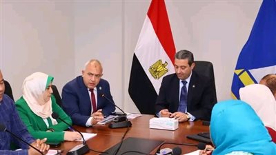 خلال ترؤسه اجتماع موسع.. محافظ دمياط يناقش ملف الهوية البصرية للمحافظة 