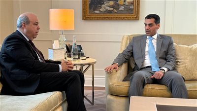 الحفني يبحث مع وزير النقل والمواصلات القطرى  تعزيز التعاون فى مجال الطيران المدنى 