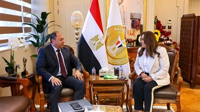 وزيرة التنمية المحلية تبحث مع رئيس هيئة تنمية الصعيد تعزيز التعاون المشترك لتنفيذ المشروعات التنموية بمحافظات الصعيد