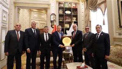 رئيس مجلس القضاء يستقبل رئيس مجلس الإدارة والرئيس التنفيذي للبنك الأهلي المصري