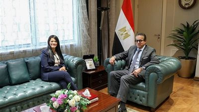 وزيرا الصحة والتخطيط يبحثان تسريع تنفيذ المشروعات القومية الصحية