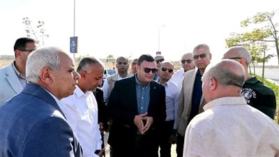 وزير الإسكان يختتم جولته اليوم بتفقد مشروعًا سكنيًا والطرق والمحاور بمدينة بدر