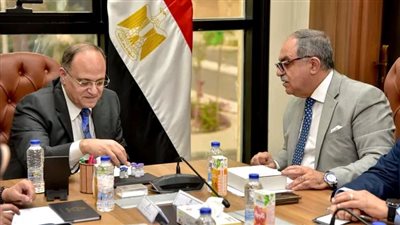 هيئة الدواء تبحث مع فاكسيرا توطين صناعة اللقاحات وتعزيز الأمن الدوائي