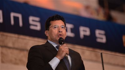 وزير الرياضة يفتتح مركز شباب 