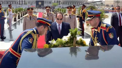 الرئيس السيسي يضع إكليل من الزهور على قبر الجندي المجهول بمناسبة انتصارات 6 أكتوبر
