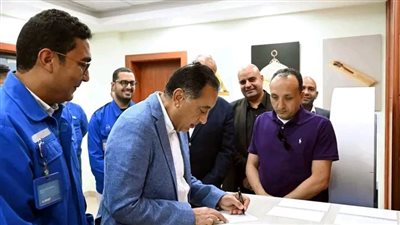 رئيس الوزراء يزور مركز البحوث والتطوير بمجموعة 