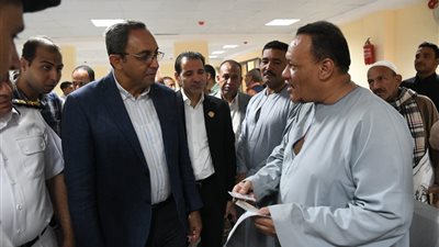 محافظ قنا يتفقد مبنى المرور الجديد بنجع حمادي