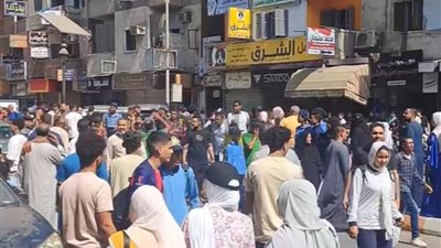 تهجم علي المحل وكسر زجاجه.. ضبط شخص حاول سرقة محل مصوغات ذهبية بنجع حمادي | صور