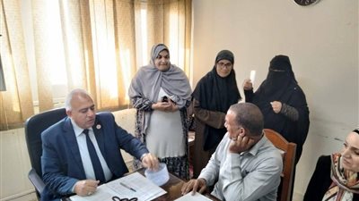 لتحقيق الاستقرار للأسر: السكرتير العام المساعد بدمياط يترأس لجنة تسكين وحدات الإيواء بعزبة البرج