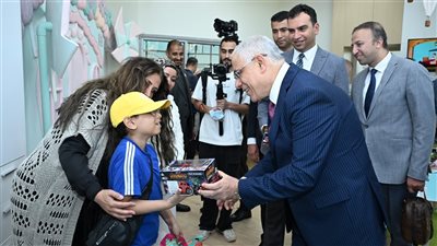 بالصور.. النائب العام يتفقد مستشفى 57357 ويشيد بروح العطاء والعمل الإنساني