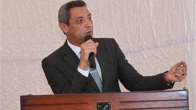 محافظ السويس يوجه بزيادة المنافذ وإرسال ثلاجة متنقلة للقطاع الريفي 