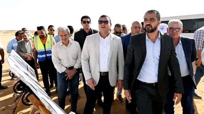 وزير الإسكان يتفقد الطرق والمرافق بمنطقة الأمل بمدينة العبور الجديدة