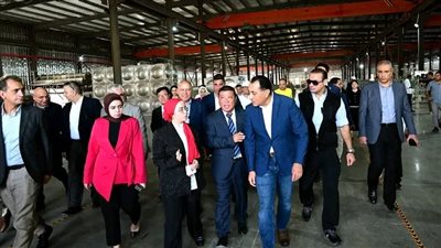 رئيس الوزراء يفتتح مصنع 