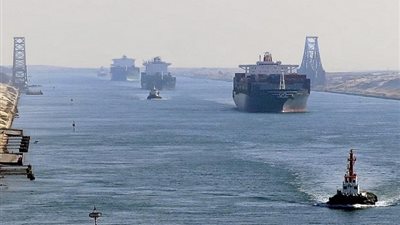 الفريق أسامة ربيع : نجاح جهود الإنقاذ البحري في التعامل الفوري مع حادث جنوح إحدى ناقلات النفط خلال عبورها للقناة