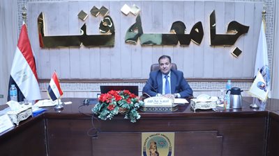 مجلس جامعة قنا يدشن تطبيق الحوكمة الإليكترونية للمشاريع الهندسية والرقمية
