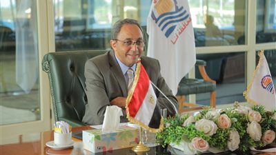 محافظ قنا يشارك في جلسات الحوار المجتمعي حول التغيرات المناخية وأثرها على التنمية العمرانية والسياحية