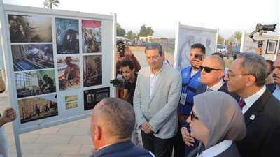 محافظ قنا يفتتح معرض الصور بمهرجان الفنون التراثية بمعبد دندرة