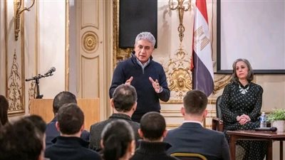 وزير السياحة والآثار يعقد لقاءً حوارياً مفتوحاً مع شباب الجالية المصرية في لندن