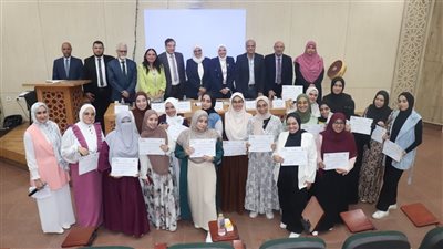 وكيل نقابة الصحفيين وخبراء وقامات صحافة الاطفال يحتفلون مع إعلام بنات الأزهر في عشرية (دنيا الأطفال )