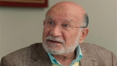 مسيرة فنية خالدة لا تُنسى.. ذكرى رحيل الفنان أحمد خليل
