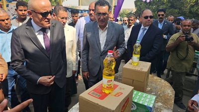 تموين الأقصر يفتتح 40 سوقا لليوم الواحد و صرف 82,5 مليون رغيف خبز بلدى 