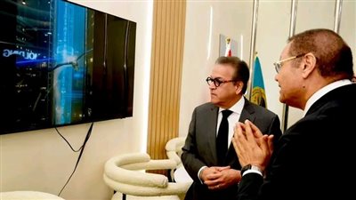 وزير الصحة والسكان يزور جناح هيئة الاعتماد والرقابة الصحية GAHAR