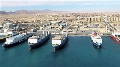 نشاط مكثف بموانئ البحر الأحمر وتداول آلاف الأطنان والشاحنات بنويبع