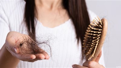 أبرزها سقوط الشعر.. استشاري نفسي يوضح أضرار العزوبية وتأثيرها على الصحة