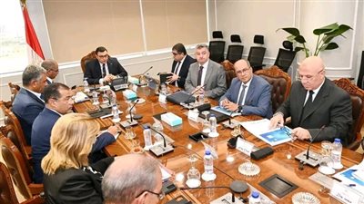 وزير الإسكان يتابع الموقف التنفيذي لمشروعات المرحلة الأولى للمبادرة الرئاسية 