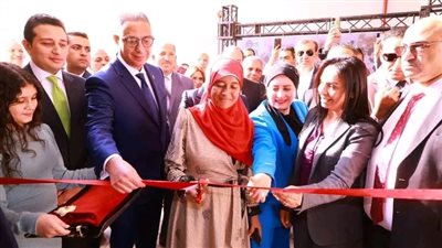 وزيرة التضامن الاجتماعي ومحافظ الفيوم يتابعان المشروعات الإنتاجية لمصنع الغزل والنسيج بقرية العزب