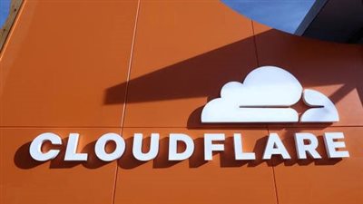 عطل Cloudflare العالمي: كيف أدى خطأ تهيئة واحد إلى ارتباك الإنترنت؟ 