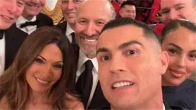 صورة سيلفي تجمع كرستيانو رونالد و إيلون ماسك في البيت الأبيض 