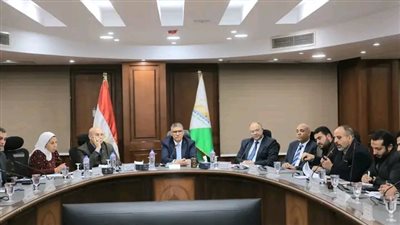 محافظ الجيزة يناقش المراحل النهائية للمخطط التفصيلي لمنطقة عزبة الصفيح