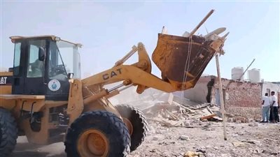 رئاسة حي جنوب الغردقة  : تنفيذ إزالة فورية لعدد 
