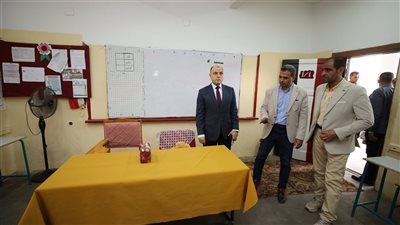 محافظ كفرالشيخ يتفقد اللجان الانتخابية بمجمع مدارس هدى شعراوي